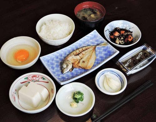 *【朝食一例】地元米や干物を使った和定食