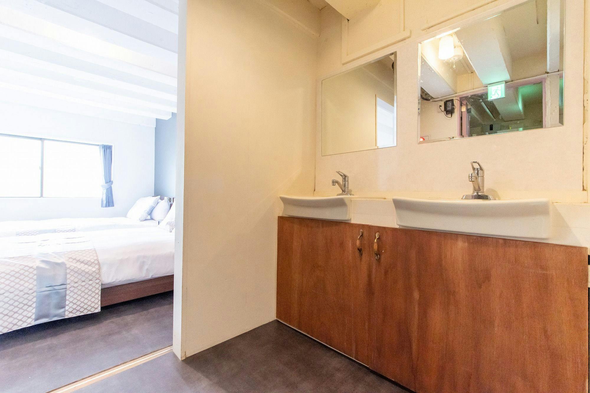 LUANA Hotel in Nakano