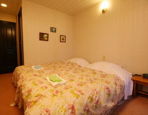 #【ツイン】あたたかな雰囲気の洋室です。