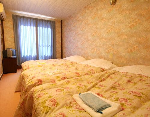 #【トリプル】あたたかな雰囲気の洋室です