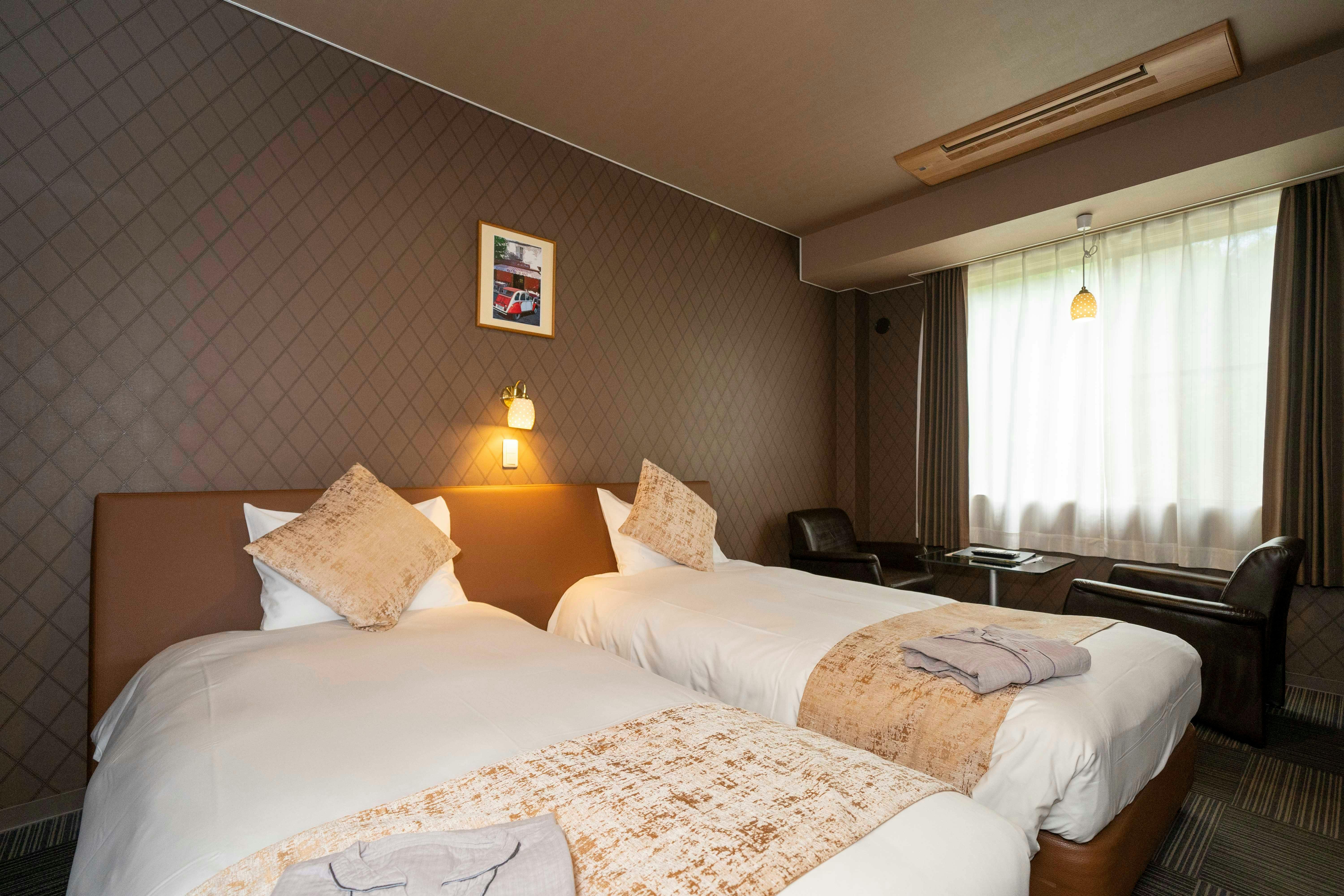 트윈룸 (정원 2명)
105호, 205호