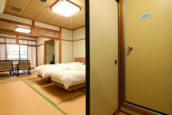 Kamar gaya Jepang dan Barat 14 tatami, dilengkapi toilet