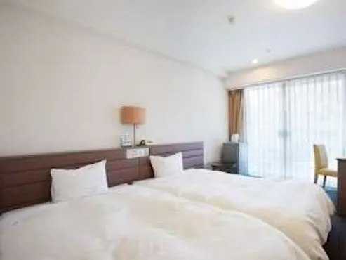 Hollywood Twin - Sisi Gunung