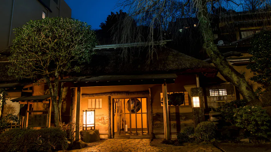 Hakone Yumoto Onsen Gensen Kakenagashi Furotsuki Hanare Oheya Shoku no Yado Yamabeso