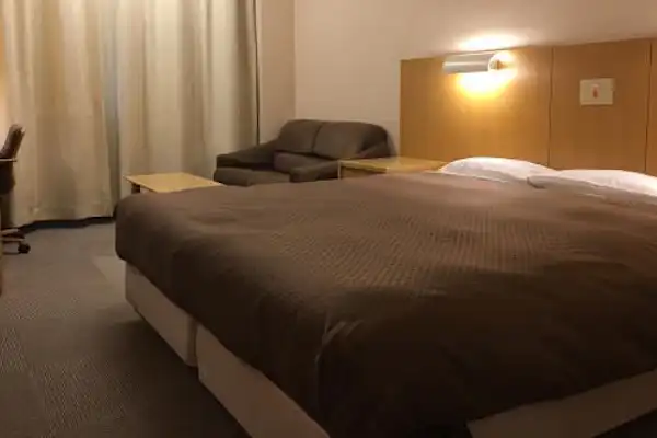 ห้องพักเตียงคู่ อาคารตะวันออก