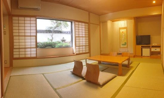 ห้องพักสไตล์ญี่ปุ่นในอาคารฝั่งตะวันออก