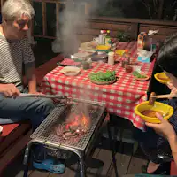 데크에서의 바비큐 모습