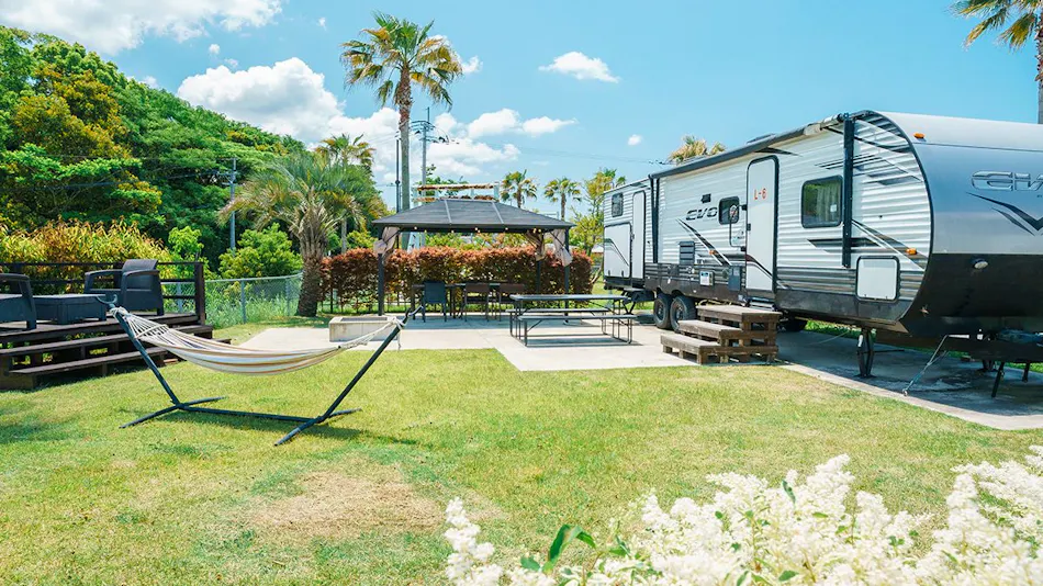 THE TRAILERHOUSE VILLAGE Omuta SPA