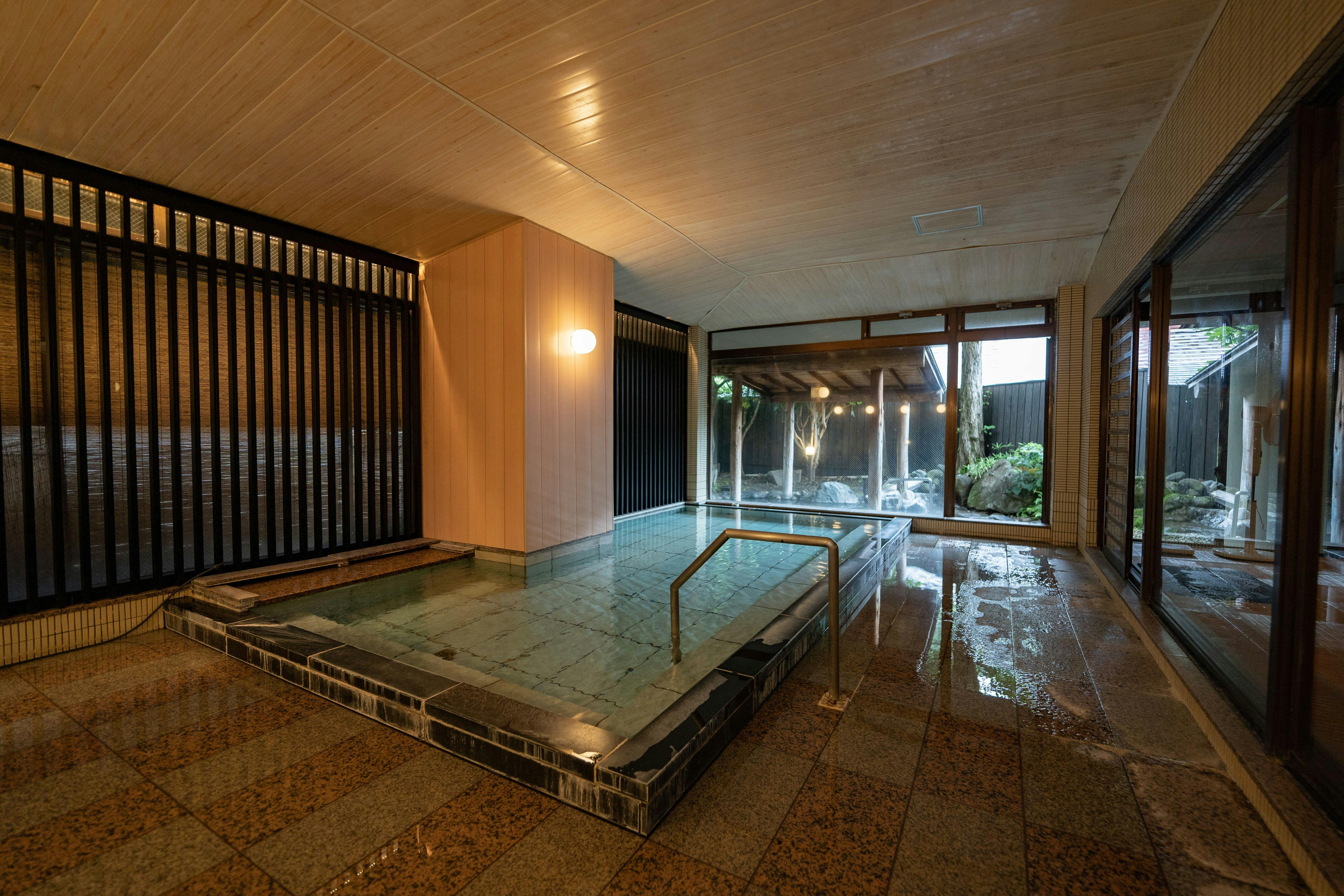 【แสงจันทร์】อ่างอาบน้ำในร่ม