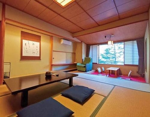 比較的広め、且つ、角のお部屋