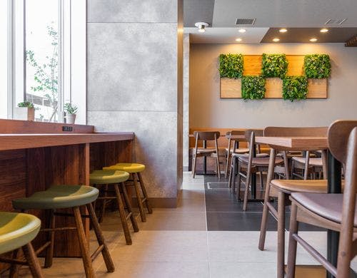 ロハスラウンジで美味しい食事を