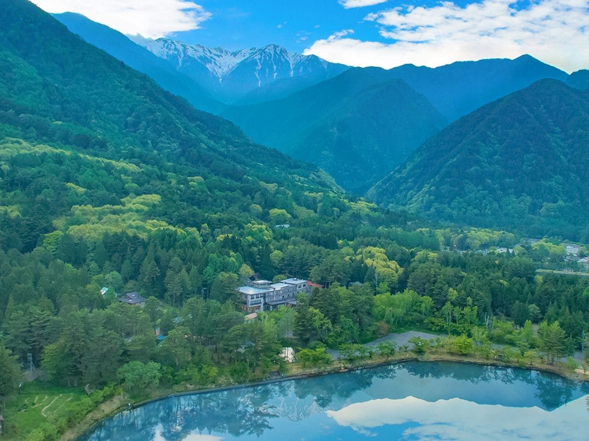 Hayataro Onsen - Suzuran Hayate, a Lakeside Inn in the Alps
