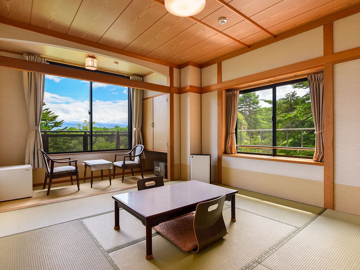 Hayataro Onsen - Suzuran Hayate, a Lakeside Inn in the Alps