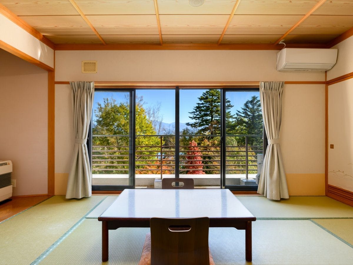 Hayataro Onsen - Suzuran Hayate, a Lakeside Inn in the Alps