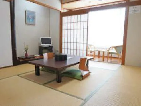 ห้องสไตล์ญี่ปุ่น 8 เสื่อทาทามิพร้อมห้องน้ำในตัว