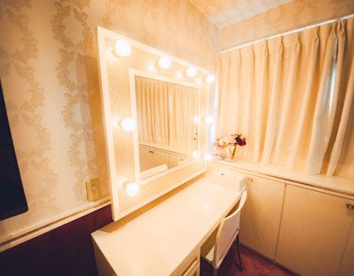 2階＜ベッドルーム ドレッサー＞