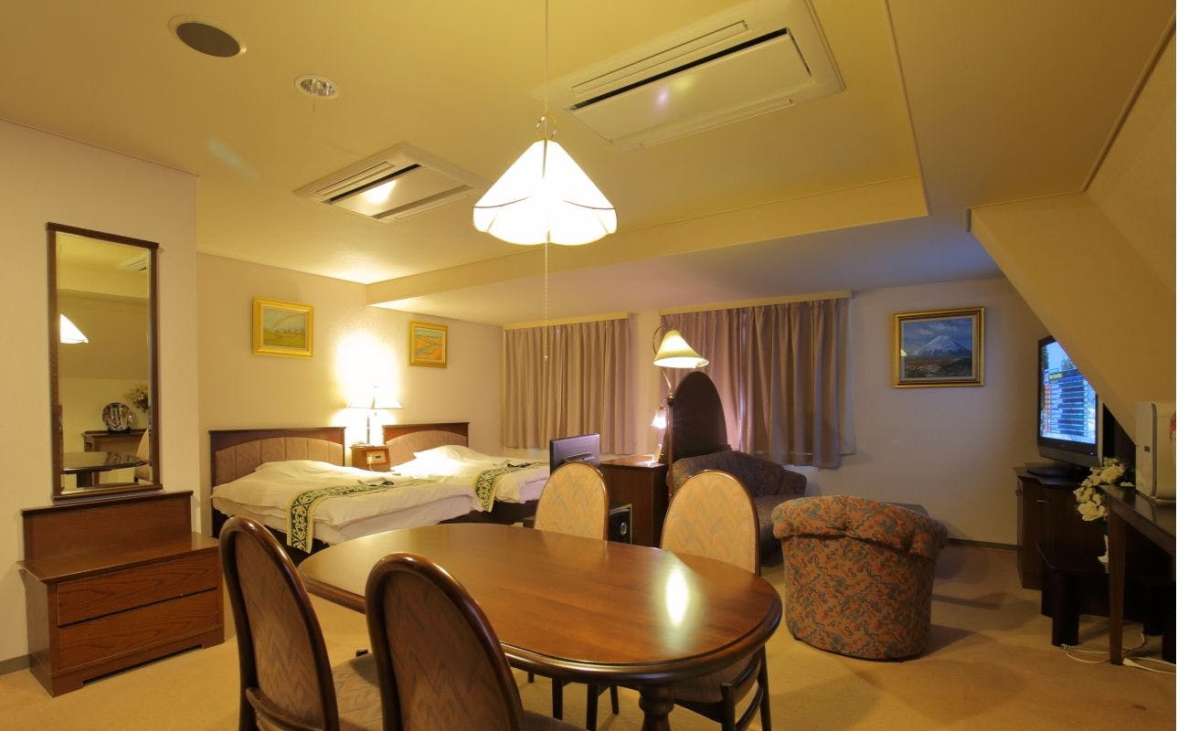 Harbor Plaza Hotel