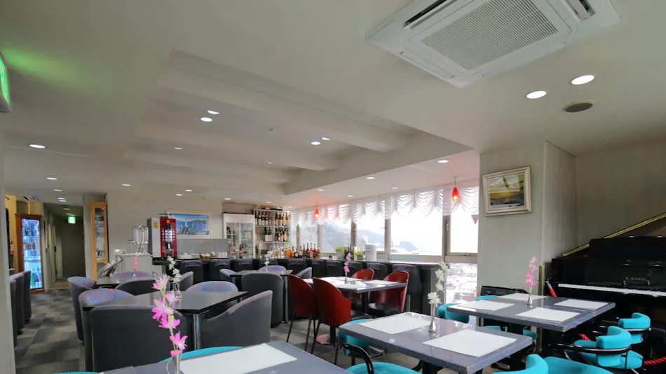 Harbor Plaza Hotel