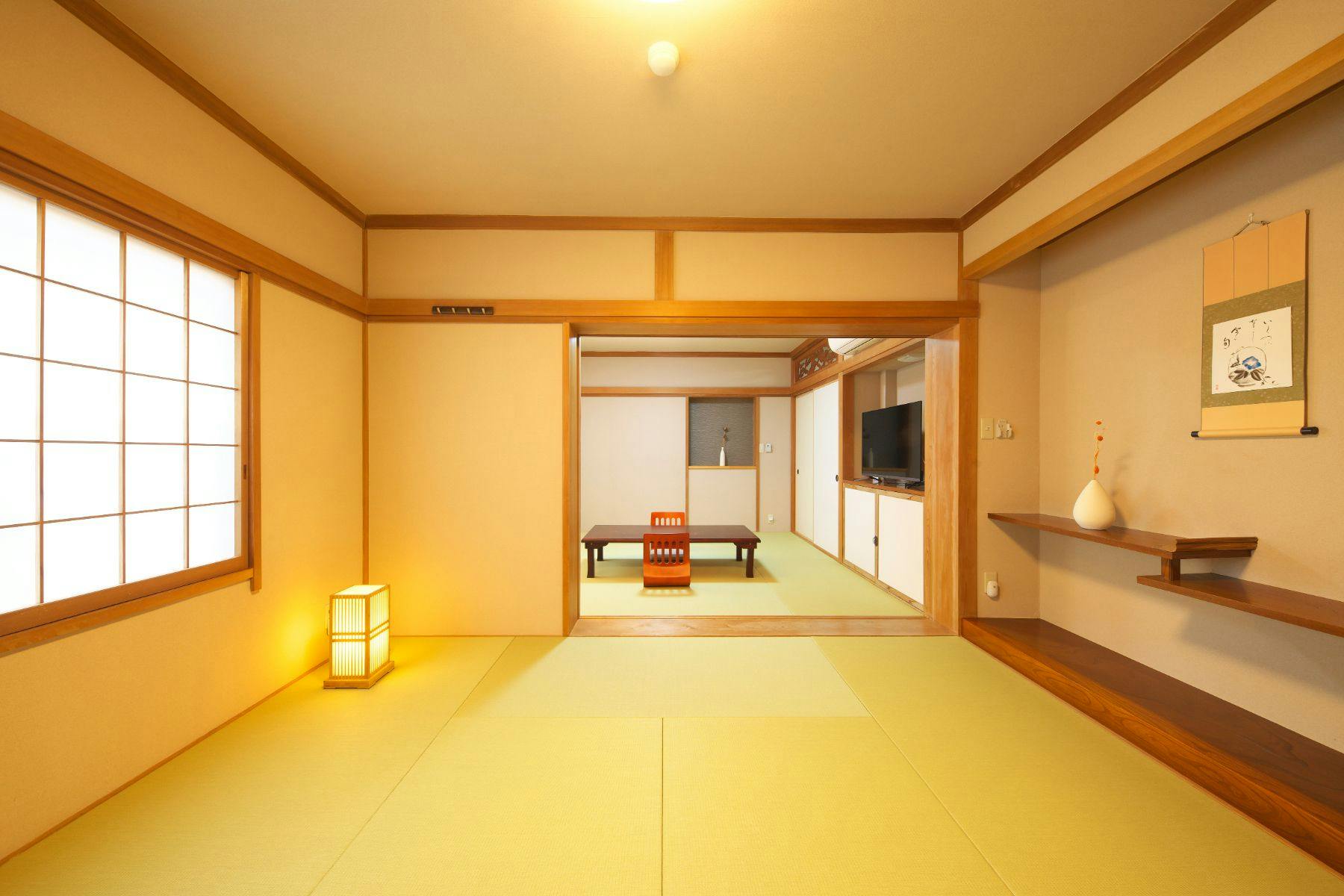 ห้อง 201 ขนาด 44.8 ตร.ม. ห้องสไตล์ญี่ปุ่น พักได้ 2~6 ท่าน