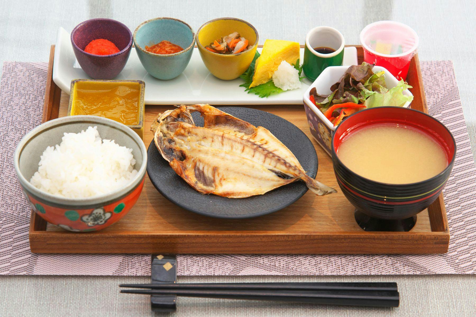 อาหารเช้าแบบญี่ปุ่น (เลือกได้)