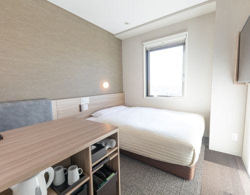 ワイドデスクで作業も捗ります