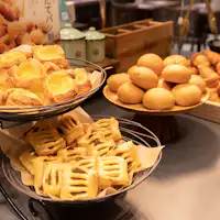 享受新鮮出爐的香氣。