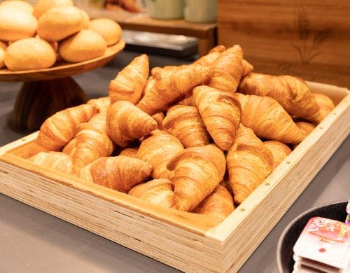 日替わりで楽しめる焼き立てパン