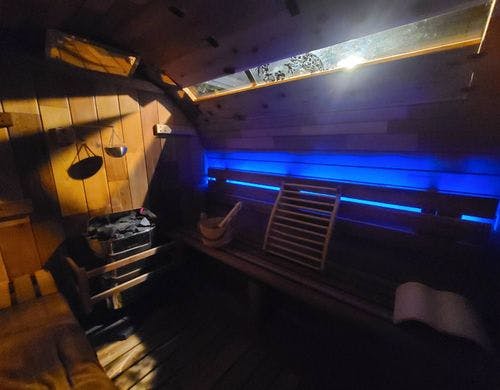 サウナルーム　夜間室内
