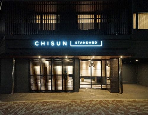 ホテル エントランス 【夜】