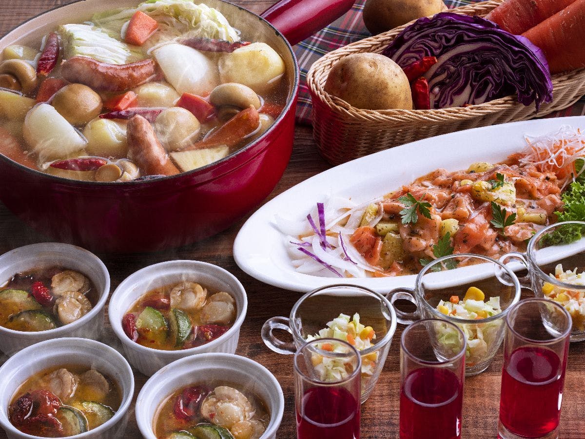 지역 재료를 사용한 메뉴도 준비되어 있습니다.