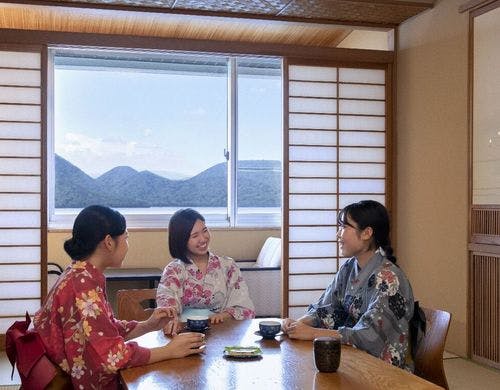 【湖側客室】洞爺湖の景色を望めます