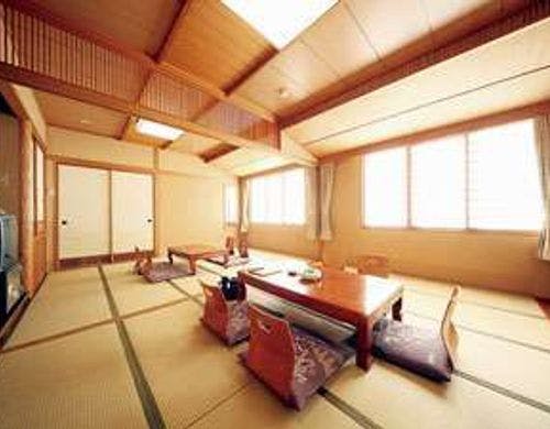 【有珠山側大部屋】