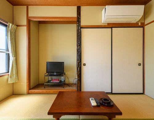 【喫煙】和室1～2名様（バス・トイレ共用）