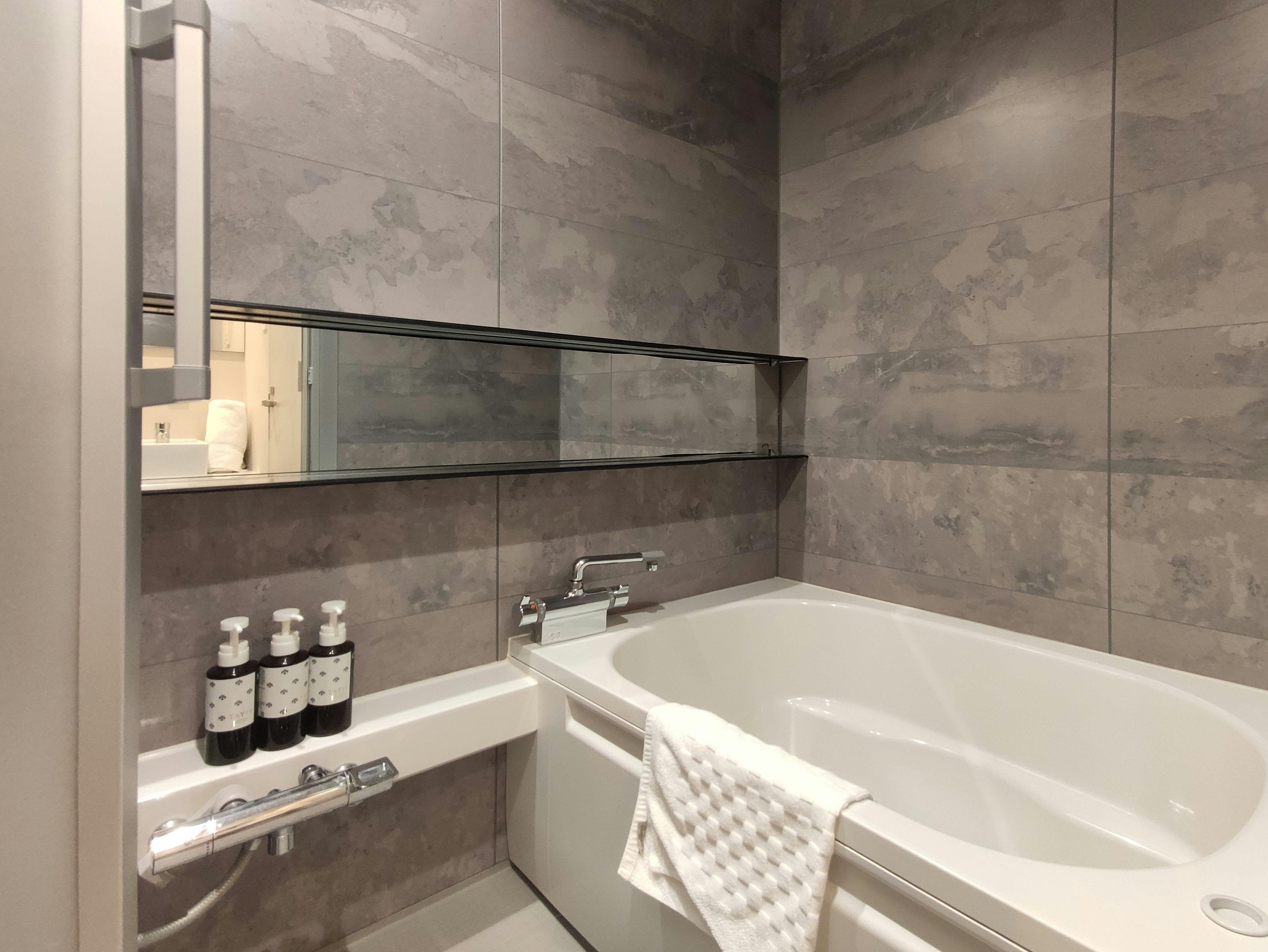 ห้องพักตั้งแต่ระดับมาตรฐานขึ้นไปมีห้องน้ำและห้องสุขาแยกกัน