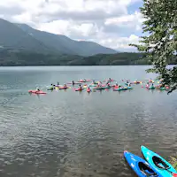 Danau Aoki - Aktivitas air seperti SUP sangat populer di musim panas.