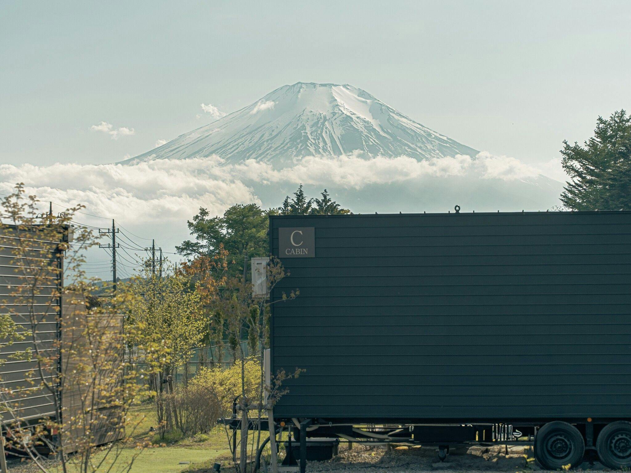 มองเห็นภูเขาไฟฟูจิผ่านกระท่อม CABIN ที่นี่เท่านั้น