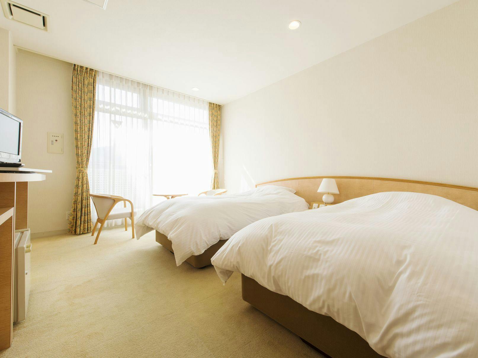 【ปลอดบุหรี่】ห้องพักแบบเตียงคู่สไตล์ตะวันตก / 28 ตร.ม. (พรมต้านเชื้อแบคทีเรีย)