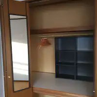 ตู้เสื้อผ้า