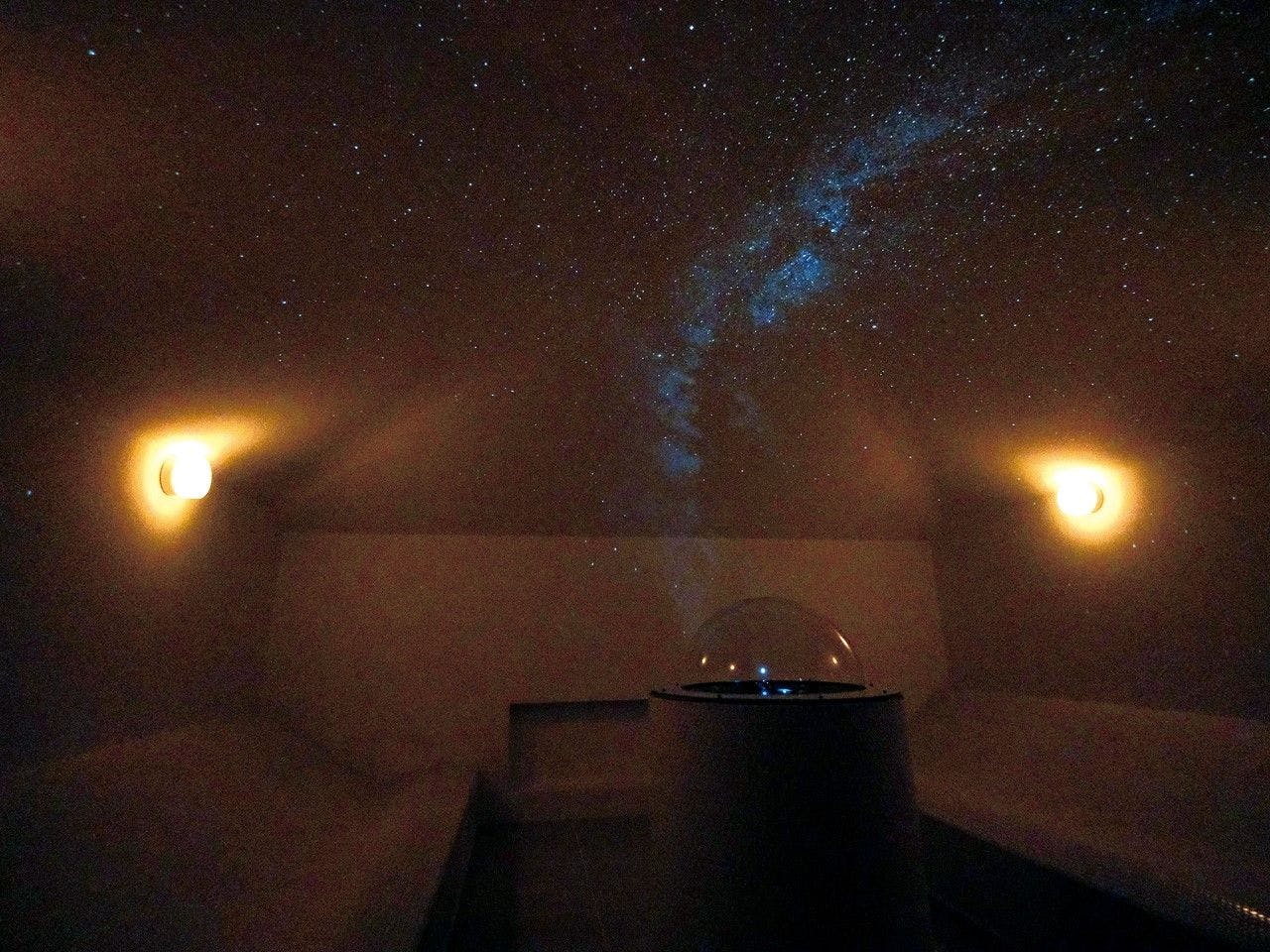 ห้องซาวน่าหินร้อน "Planetarium"