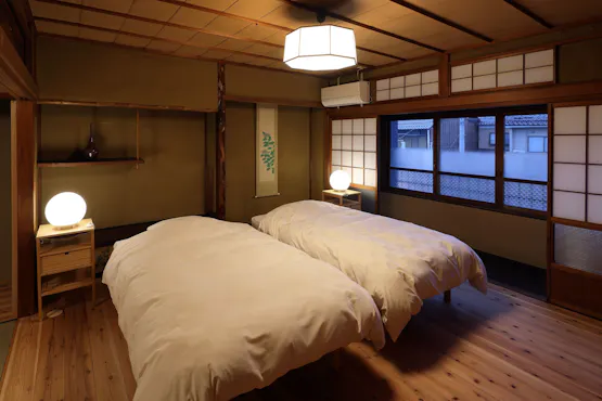 Bilik 4 orang_Katil double