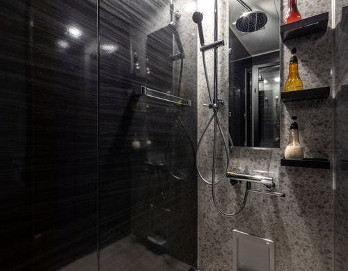 シャワールーム