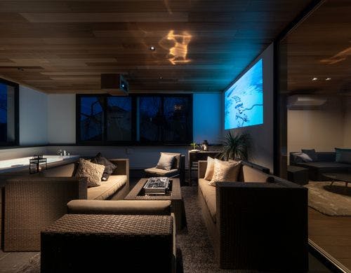 サウナ・ジャグジー・スクリーン完備