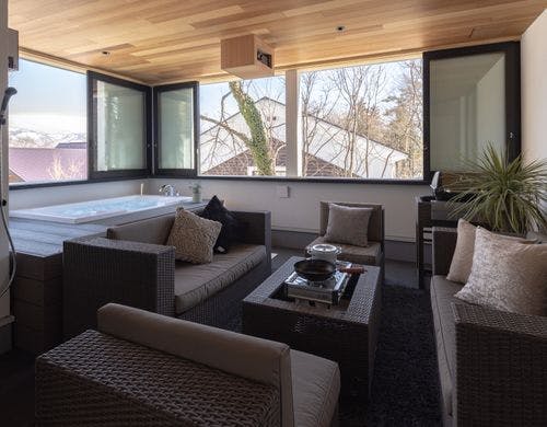 サウナ・ジャグジー・スクリーン完備