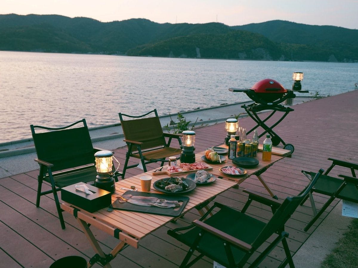 BBQ tanpa perlu bawa apa-apa. Pelan termasuk bahan masakan juga disediakan.