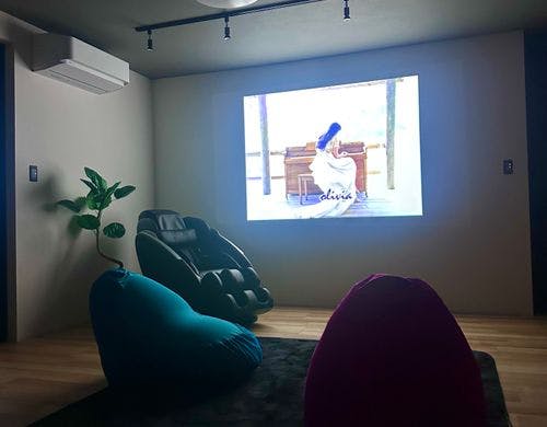 120インチプロジェクター