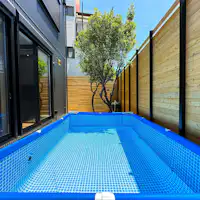 สระว่ายน้ำกลางแจ้ง