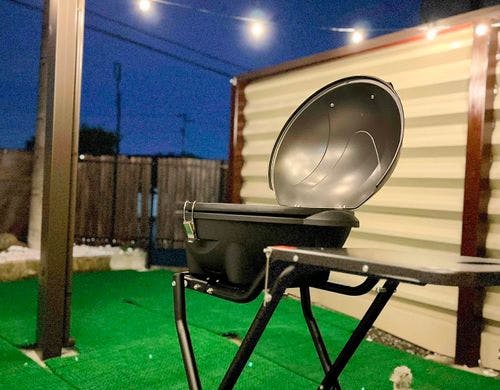 テラス屋根の下で、BBQ