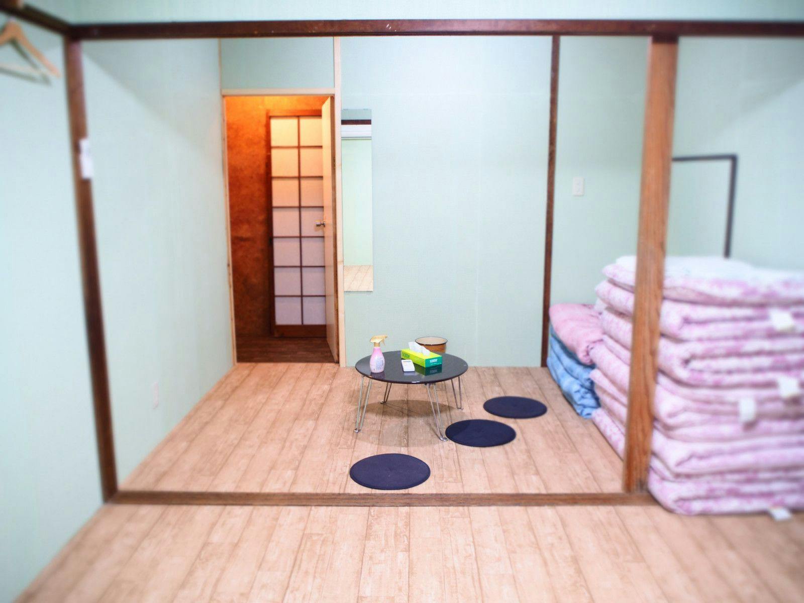 The floor is covered with a soft mat.