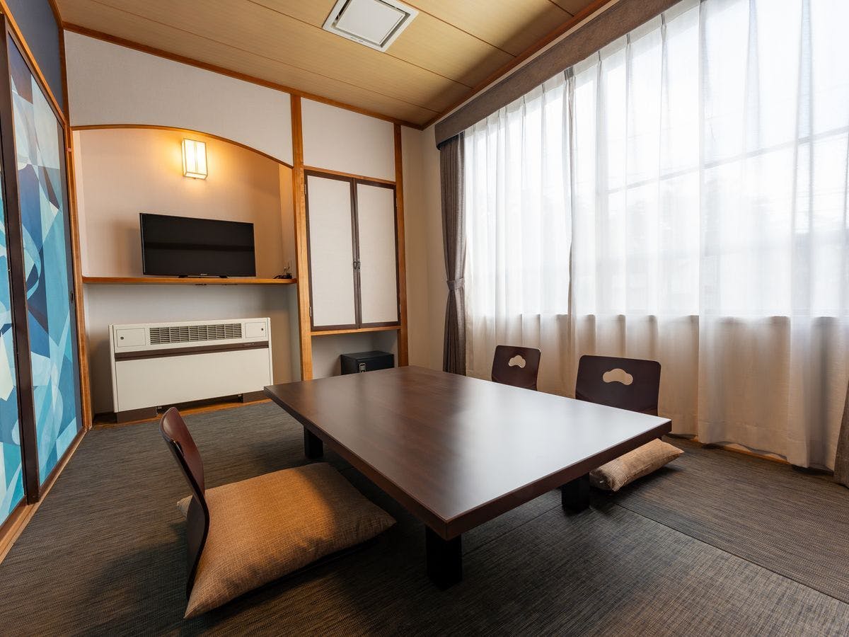 Bilik Jepun Standard 6 tatami (tingkat rendah)