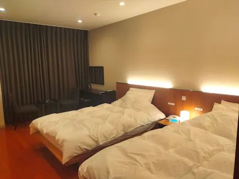 ห้องพักแบบตะวันตกเตียงคู่ B